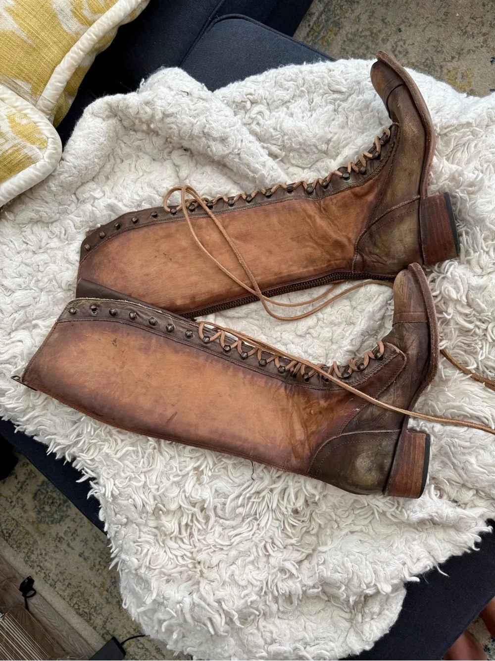 Freebird by Steven Arlo size 8 (extremely rare) - Picture 2 of 5